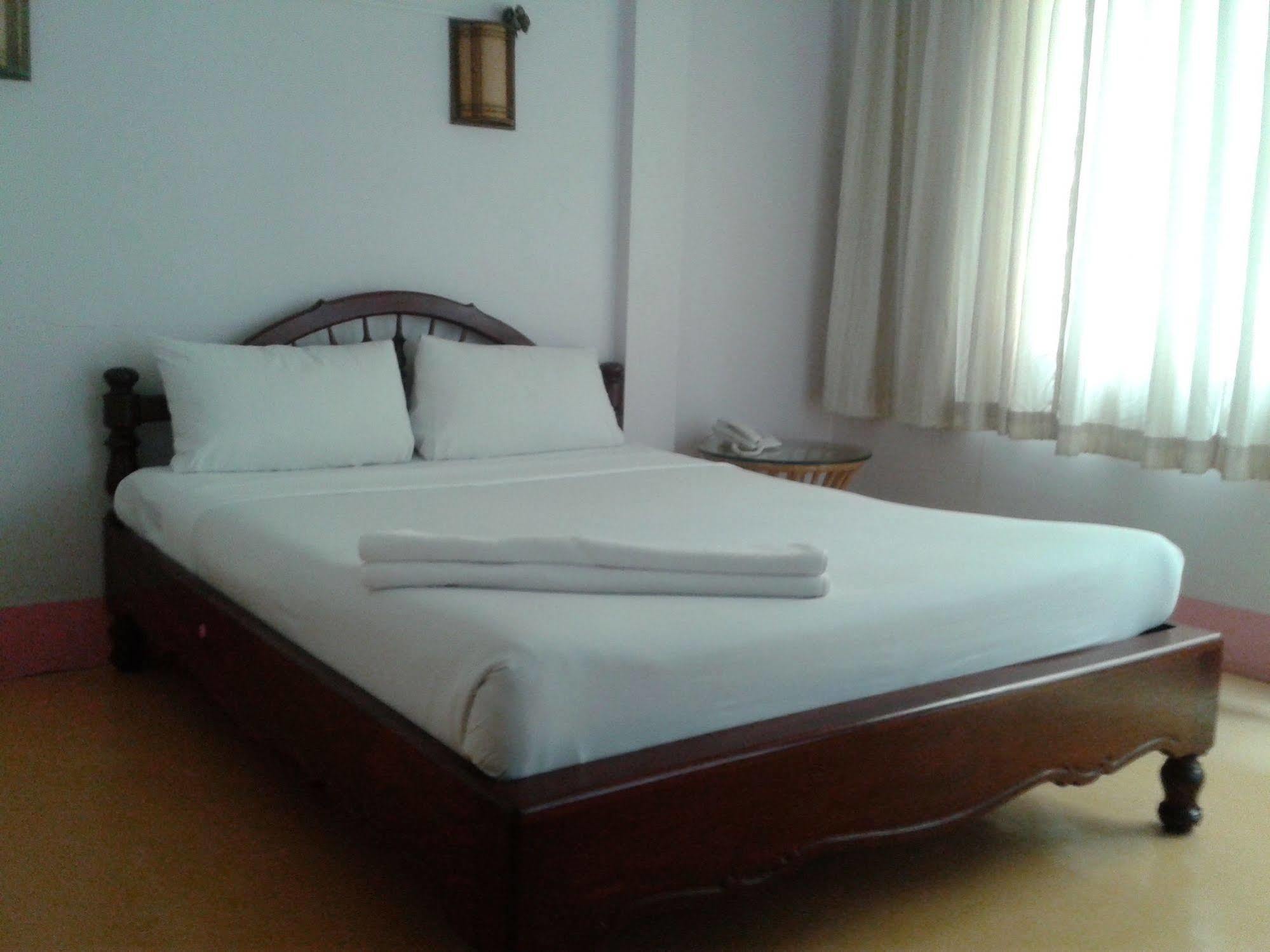 S2S Queen Trang Hotel Esterno foto